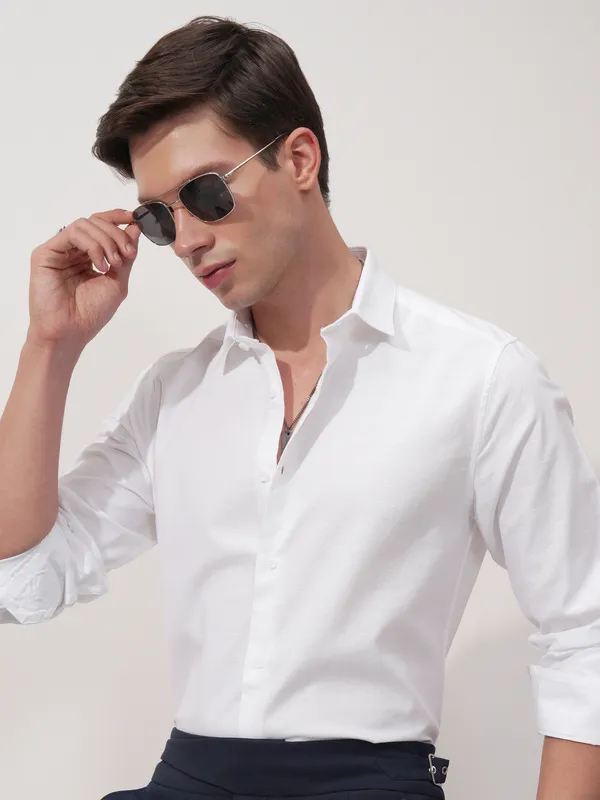 Highlander Men White Self Design Slim Fit Casual Shirt