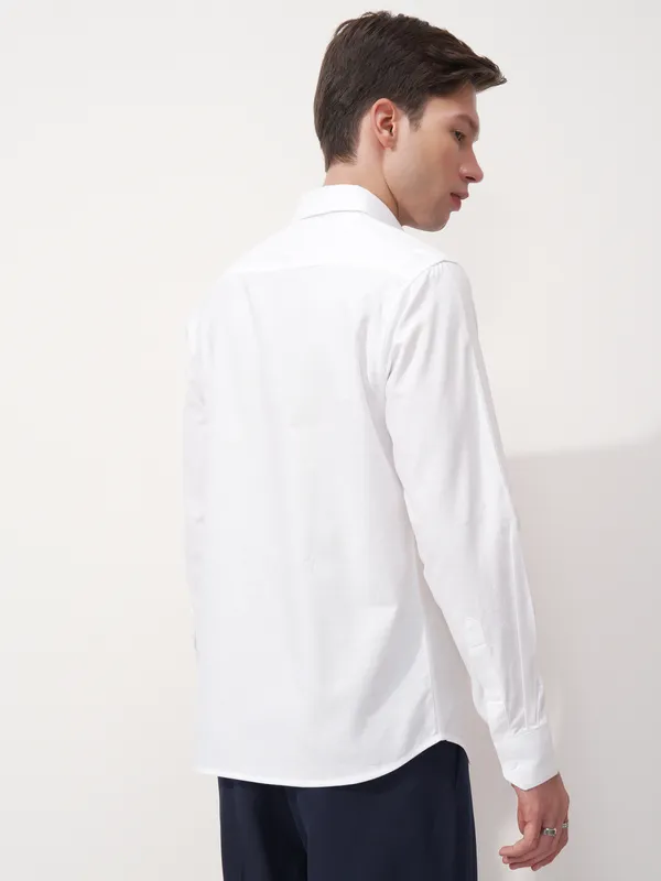 Highlander Men White Self Design Slim Fit Casual Shirt