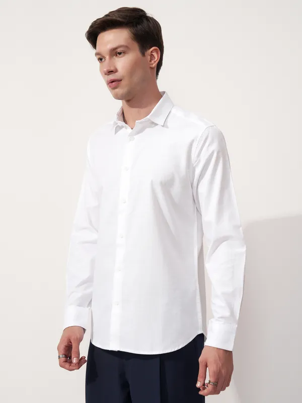 Highlander Men White Self Design Slim Fit Casual Shirt
