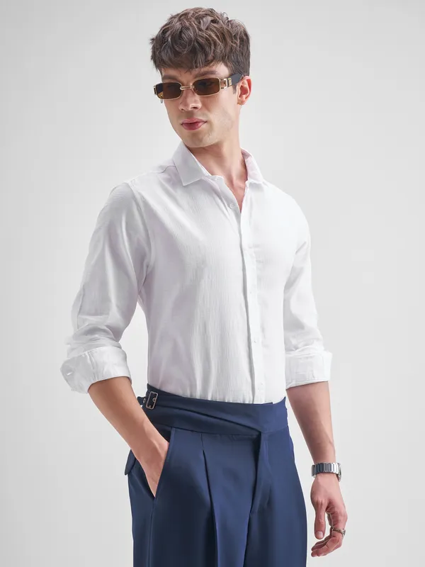 Highlander Men White Self Design Slim Fit Casual Shirt