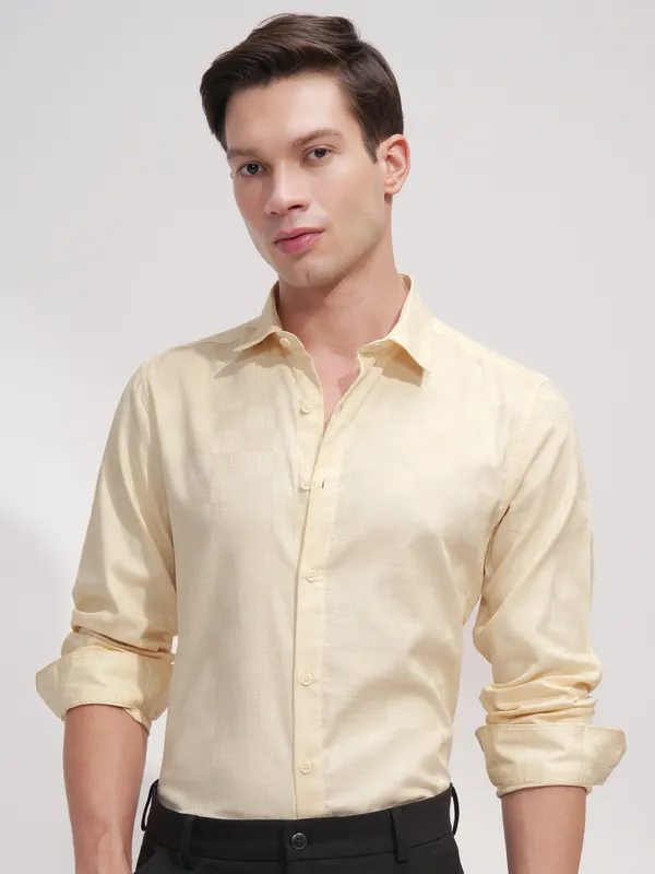 Highlander Men Cream Self Design Slim Fit Casual Shirt