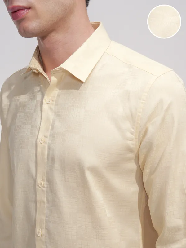 Highlander Men Cream Self Design Slim Fit Casual Shirt