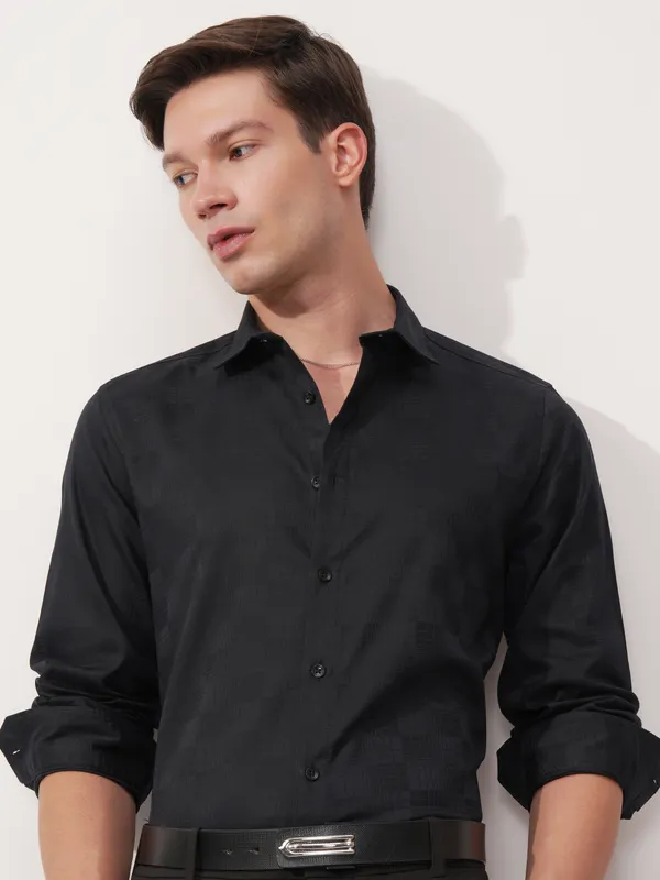 Highlander Men Navy Blue Self Design Slim Fit Casual Shirt