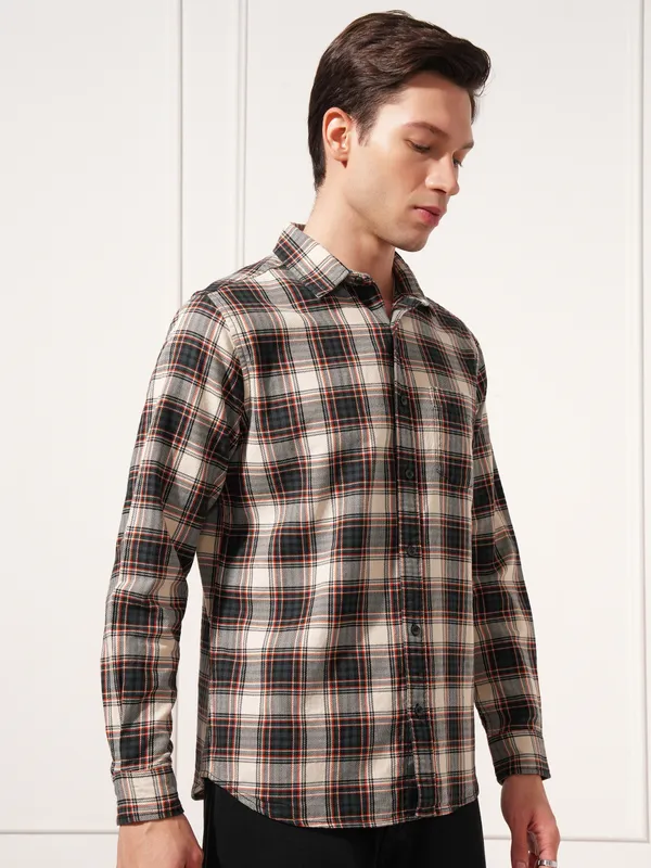 Highlander Men Green Checked Slim Fit Casual Shirt