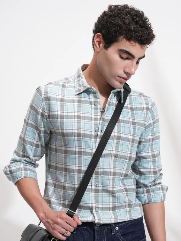Highlander Men Blue Checked Slim Fit Casual Shirt