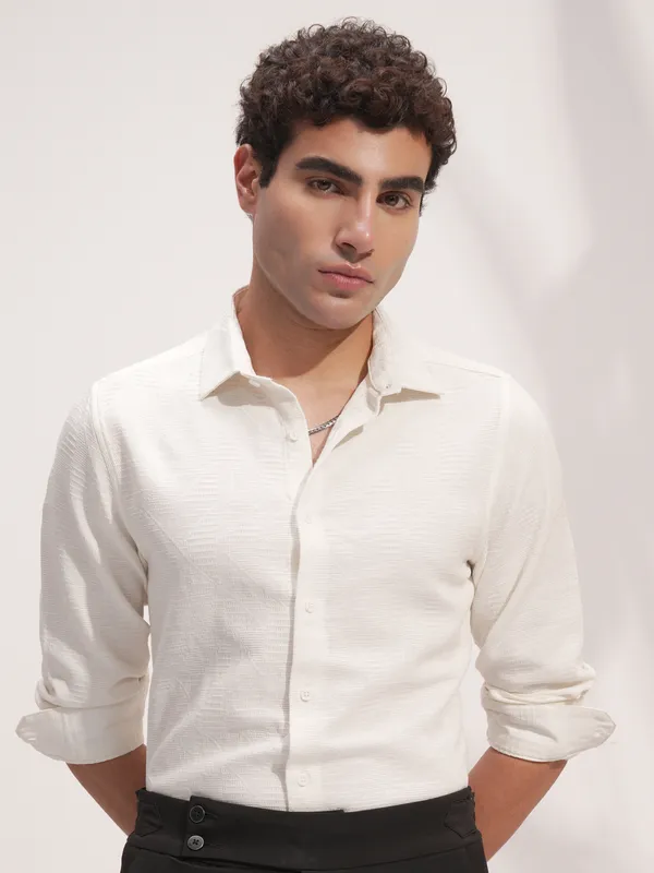 Highlander Men White Self Design Slim Fit Casual Shirt