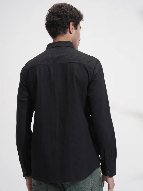 Highlander Men Black Solid Relaxed Fit Casual Shirt