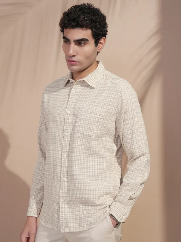 Highlander Men Beige Checked Slim Fit Casual Shirt