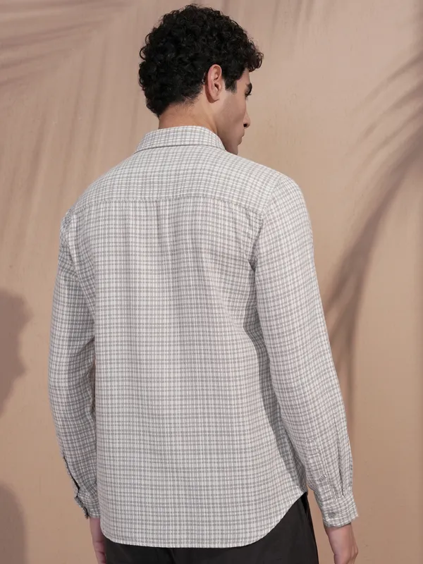 Highlander Men Grey Checked Slim Fit Casual Shirt