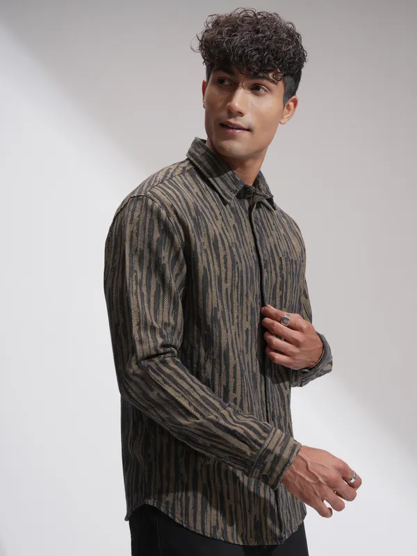 Highlander Men Black Self Design Relaxed Fit Casual Shirt