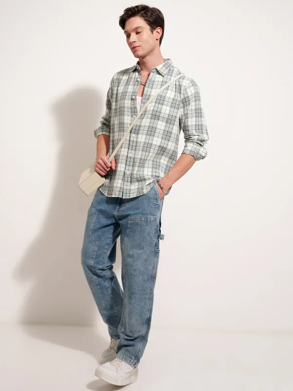 Highlander Men Cream Checked Slim Fit Casual Shirt