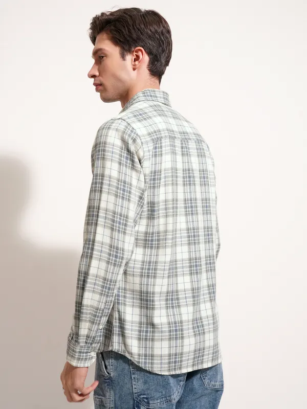 Highlander Men Cream Checked Slim Fit Casual Shirt