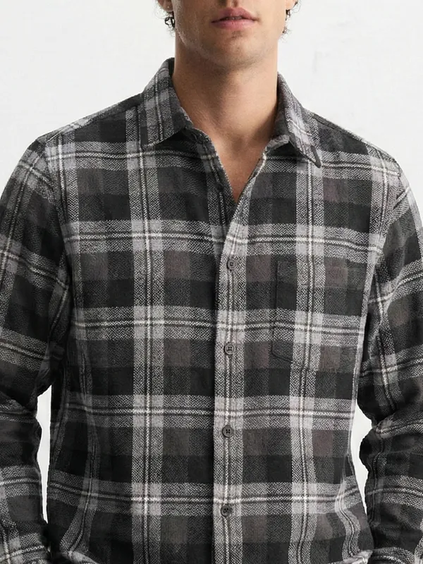 Highlander Men Charcoal Checked Slim Fit Casual Shirt