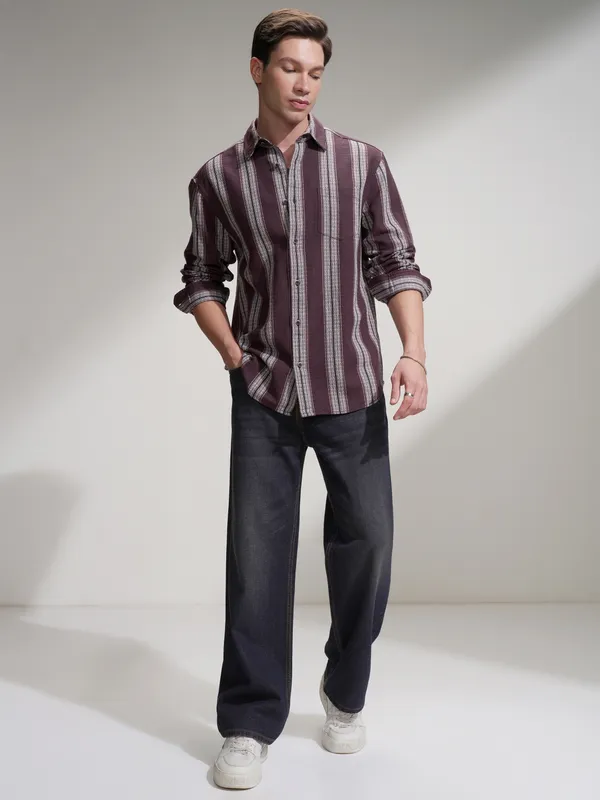 Highlander Men Burgundy Checked Relaxed Fit Casual Shirt