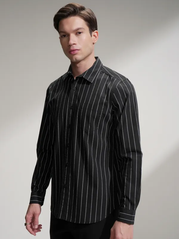 Highlander Men Black Striped Slim Fit Casual Shirt