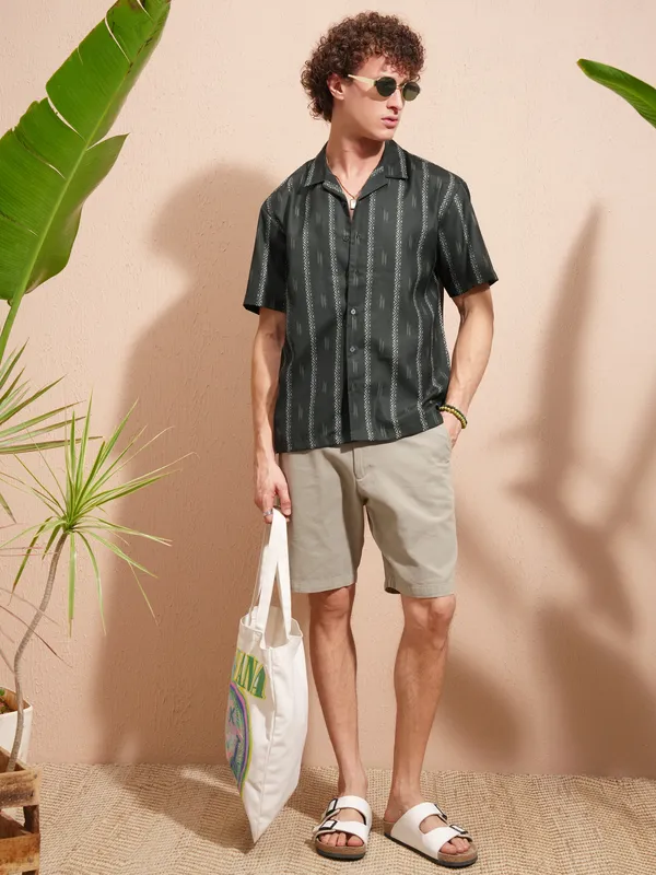 Highlander Men Green Printed Relaxed Fit Casual Shirt