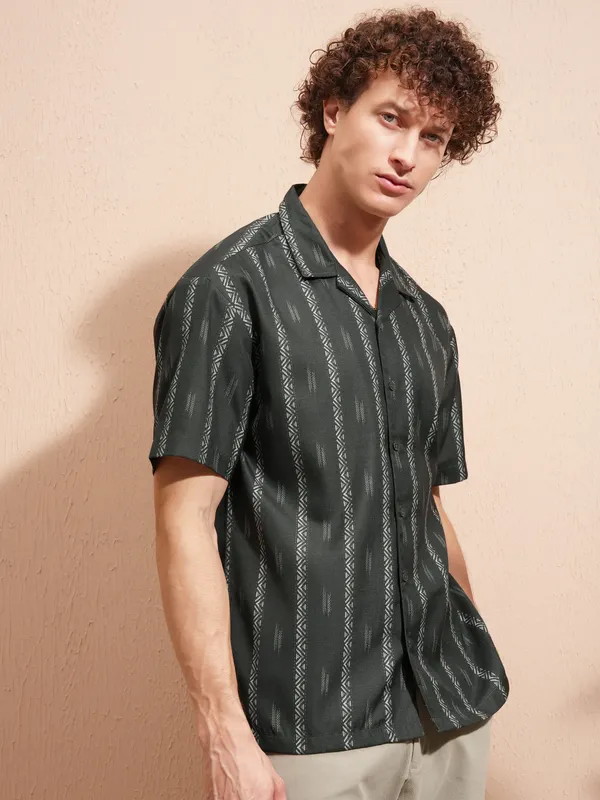 Highlander Men Green Printed Relaxed Fit Casual Shirt