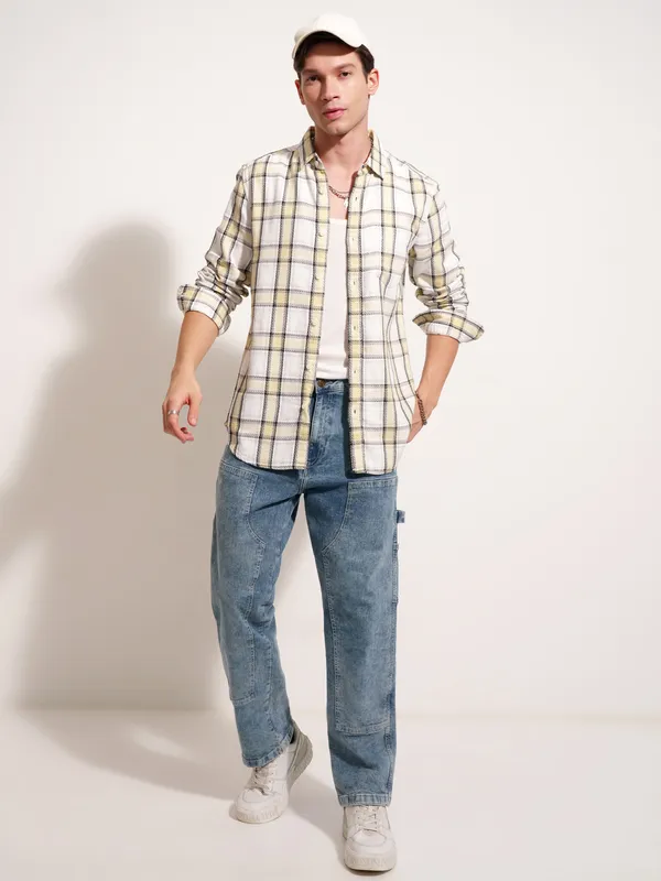 Highlander Men White Checked Slim Fit Casual Shirt