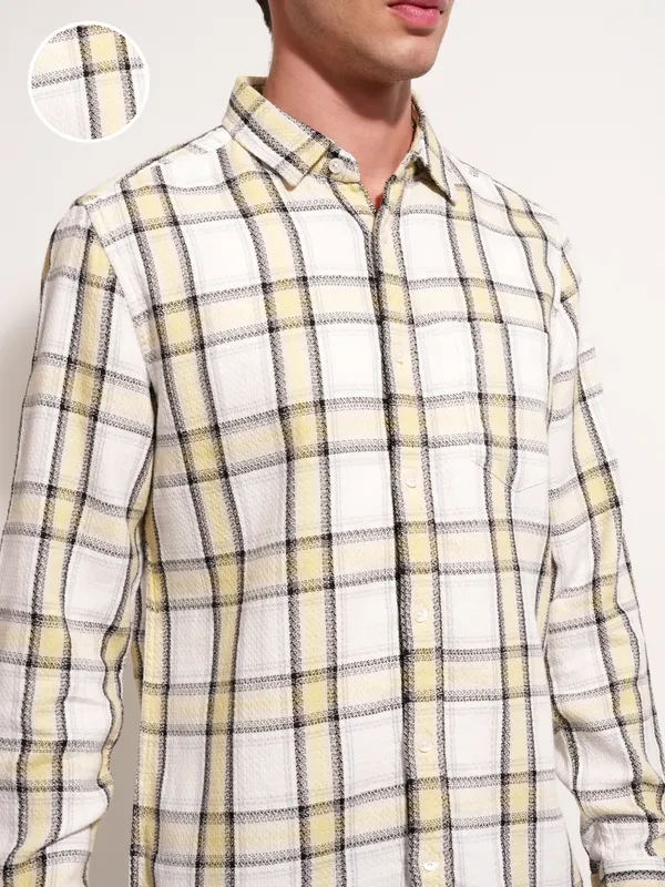 Highlander Men White Checked Slim Fit Casual Shirt