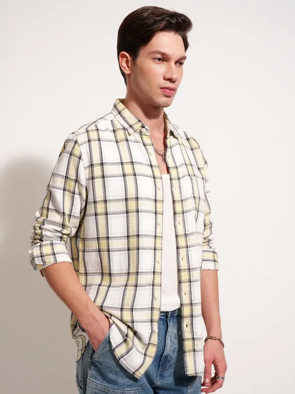 Highlander Men White Checked Slim Fit Casual Shirt