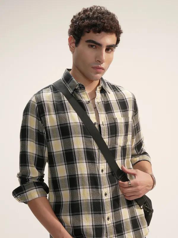 Highlander Men Black Checked Slim Fit Casual Shirt