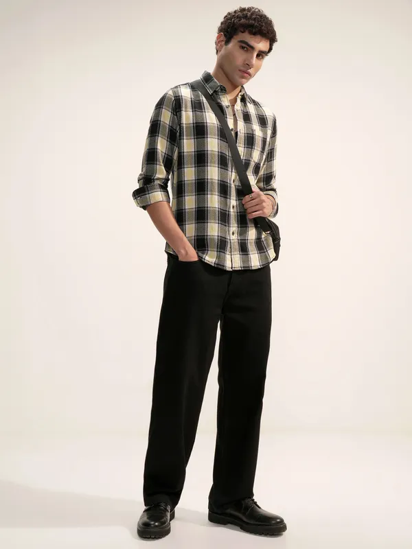 Highlander Men Black Checked Slim Fit Casual Shirt