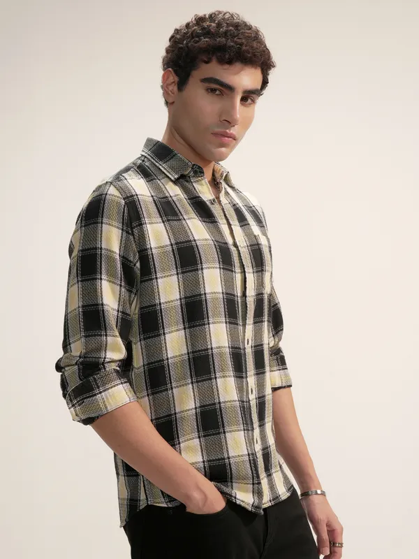 Highlander Men Black Checked Slim Fit Casual Shirt
