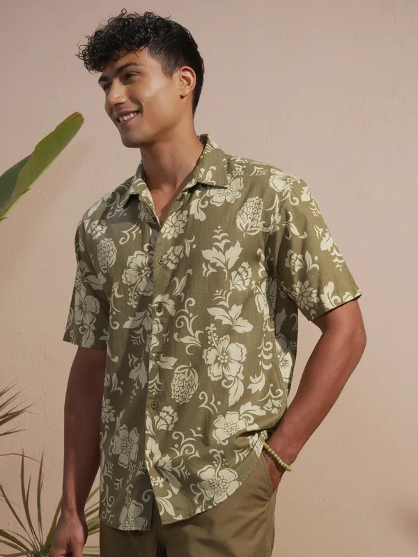 Highlander Men Olive Printed Relaxed Fit Casual Shirt