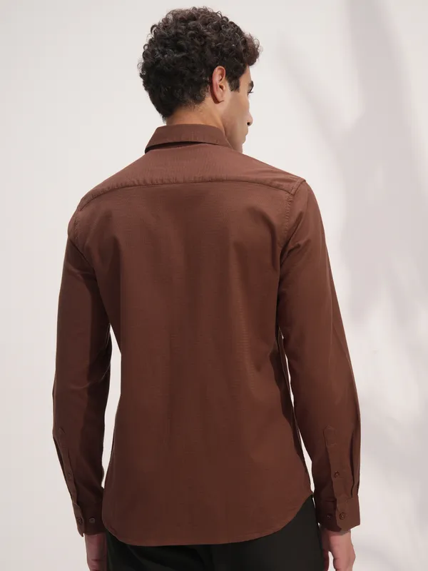 Highlander Men Brown Solid Slim Fit Casual Shirt