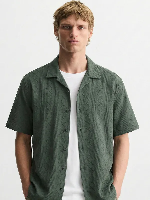Highlander Men Green Self Design Relaxed Fit Casual Shirt