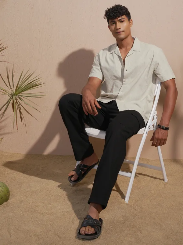 Highlander Men Tan Self Design Relaxed Fit Casual Shirt