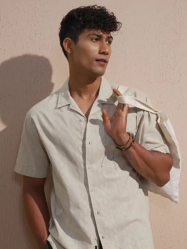 Highlander Men Tan Self Design Relaxed Fit Casual Shirt