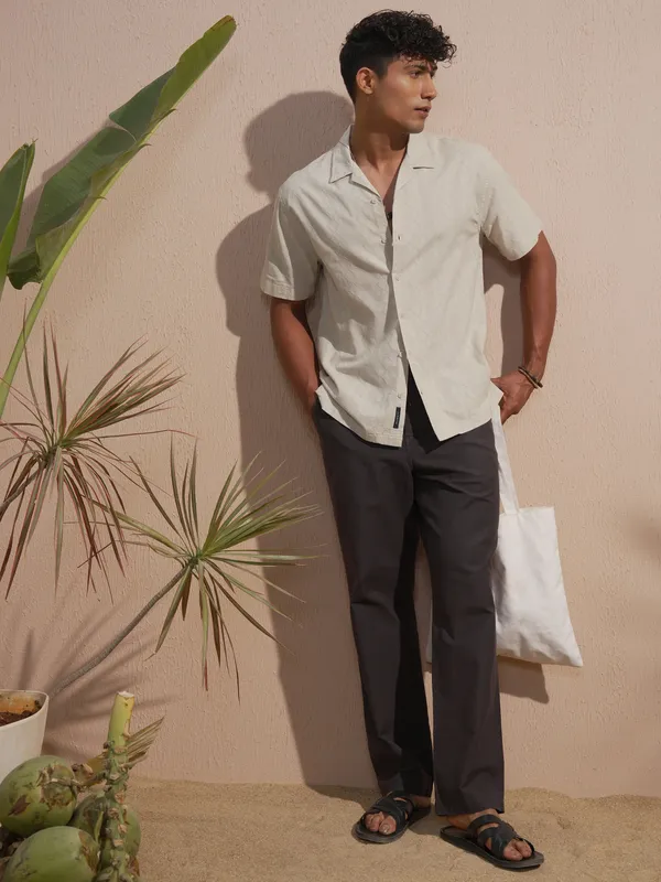 Highlander Men Tan Self Design Relaxed Fit Casual Shirt