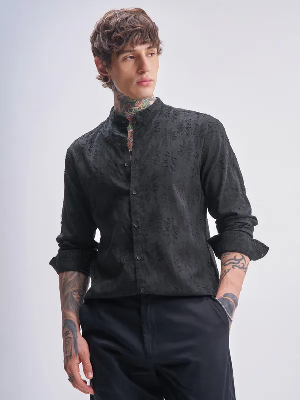 Highlander Men Black Self Design Relaxed Fit Casual Shirt