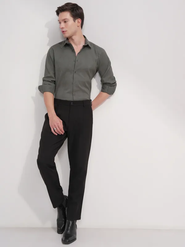 Highlander Men Olive Self Design Slim Fit Casual Shirt