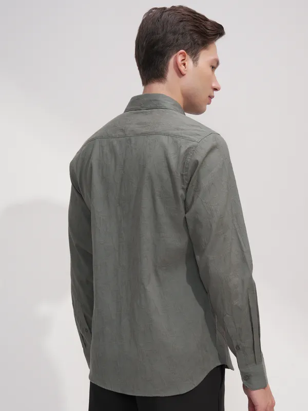 Highlander Men Olive Self Design Slim Fit Casual Shirt