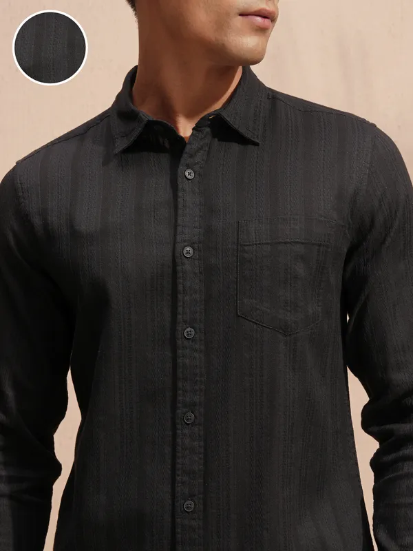 Highlander Men Black Striped Slim Fit Casual Shirt