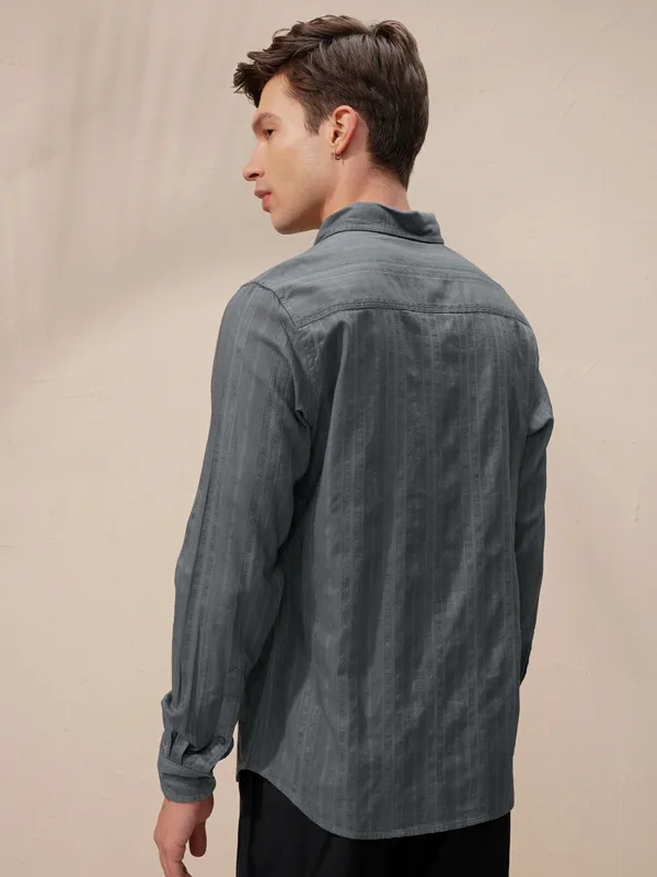 Highlander Men Grey Self Design Slim Fit Casual Shirt