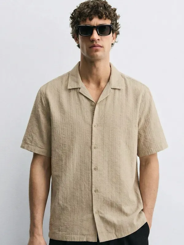 Highlander Men Beige Striped Regular Fit Casual Shirt