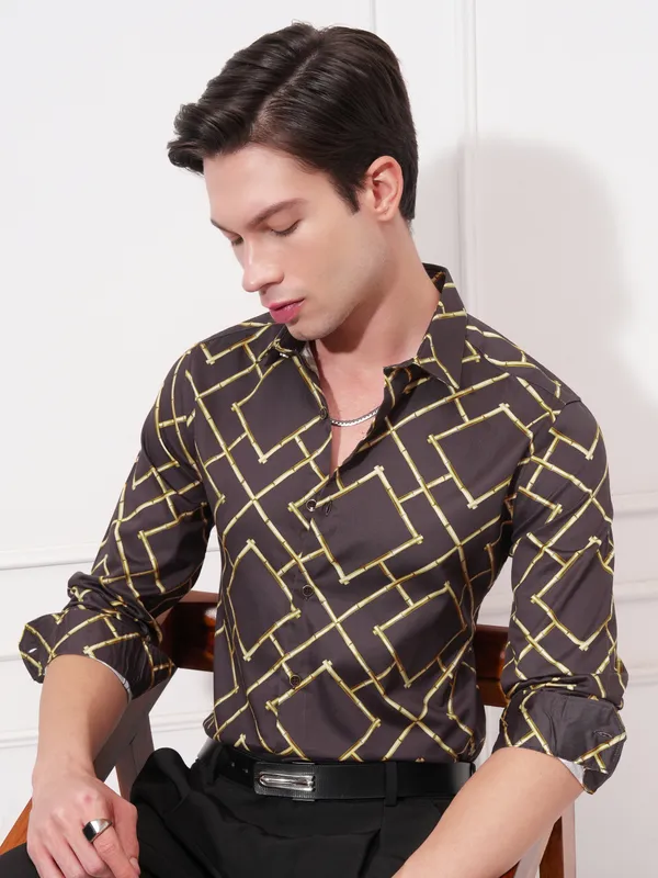 Highlander Men Brown Printed Slim Fit Casual Shirt