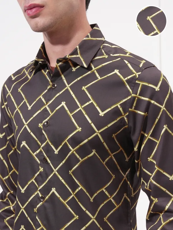 Highlander Men Brown Printed Slim Fit Casual Shirt