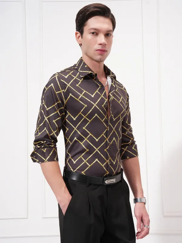 Highlander Men Brown Printed Slim Fit Casual Shirt