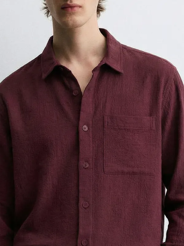 Highlander Men Burgundy Self Design Relaxed Fit Casual Shirt