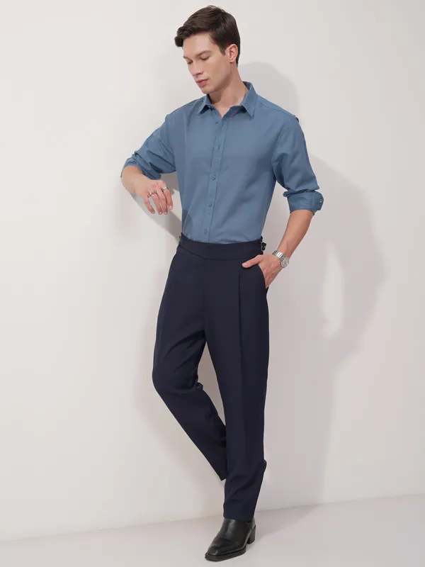 Highlander Men Blue Solid Relaxed Fit Casual Shirt