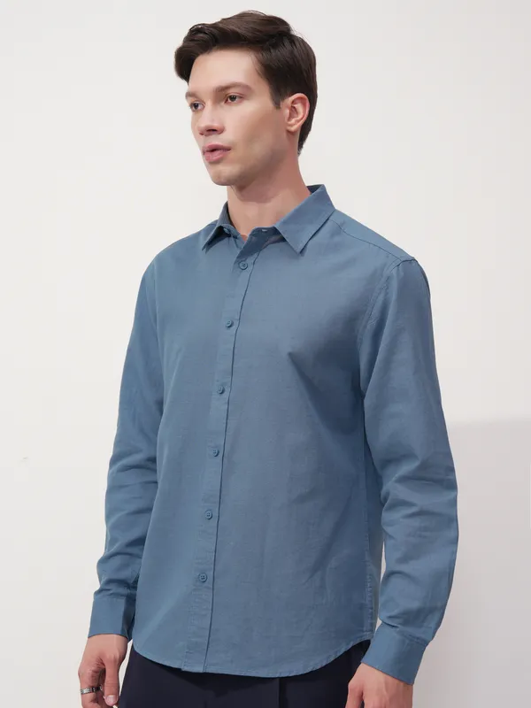 Highlander Men Blue Solid Relaxed Fit Casual Shirt