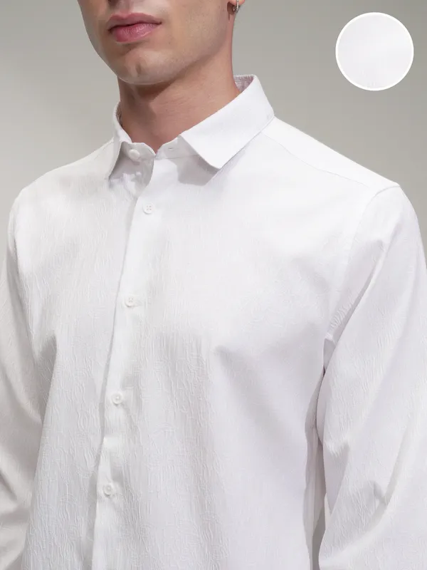 Highlander Men White Self Design Slim Fit Casual Shirt