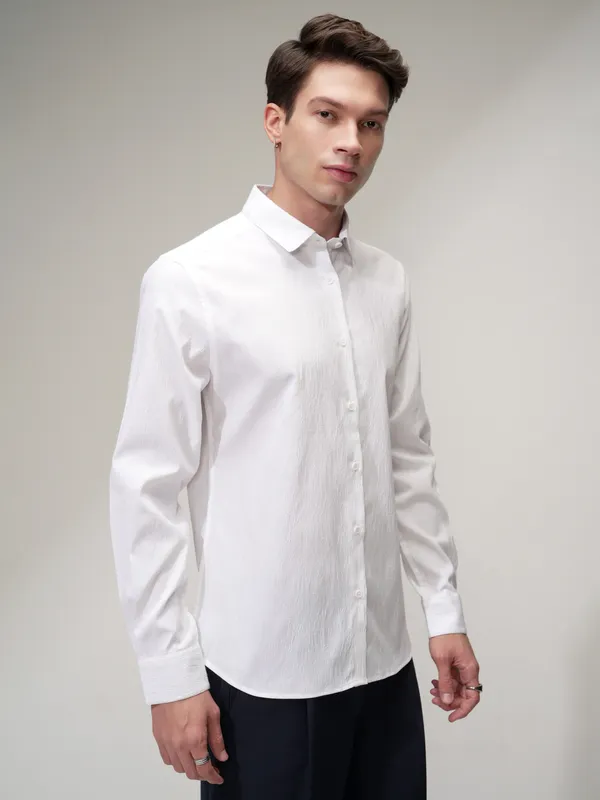 Highlander Men White Self Design Slim Fit Casual Shirt