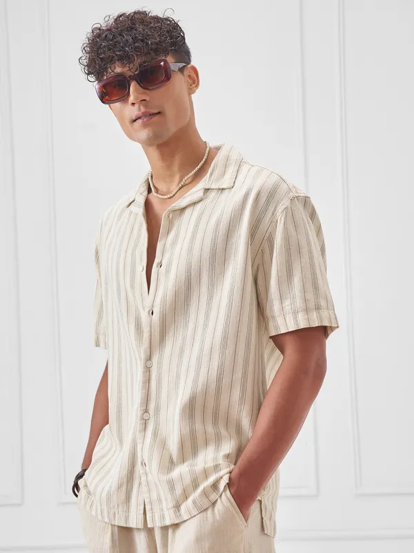 Highlander Men Cream Striped Relaxed Fit Casual Shirt