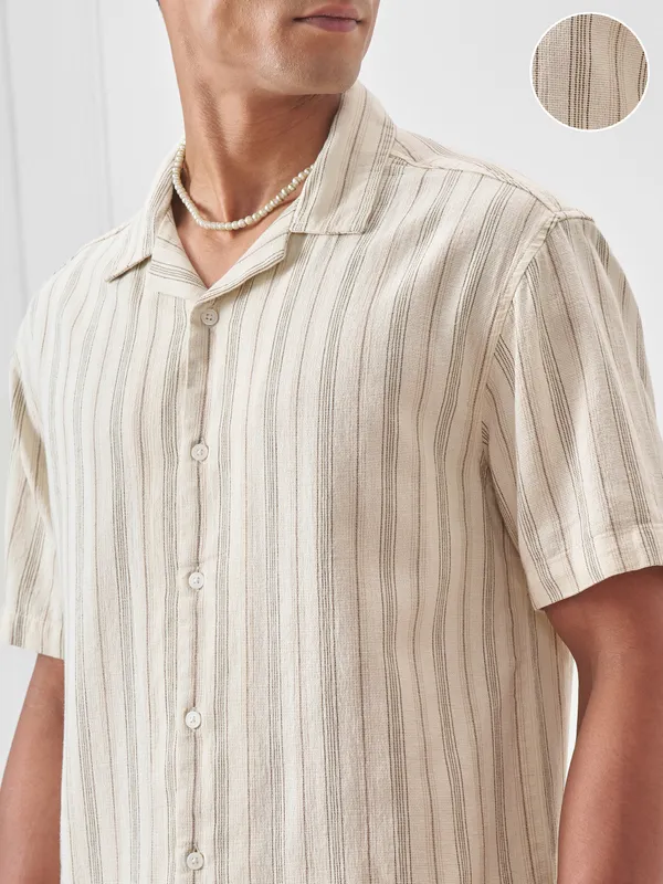 Highlander Men Cream Striped Relaxed Fit Casual Shirt
