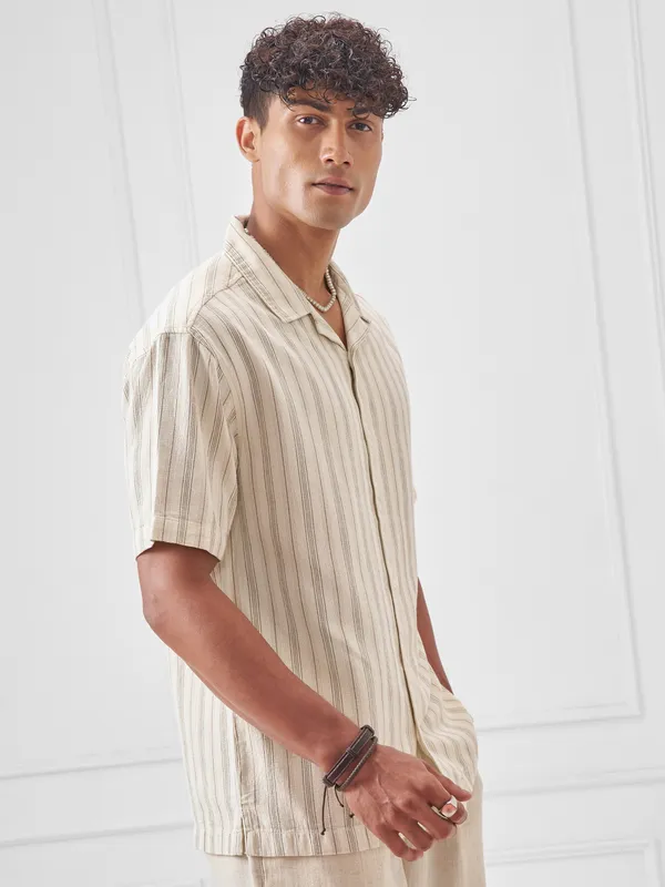 Highlander Men Cream Striped Relaxed Fit Casual Shirt